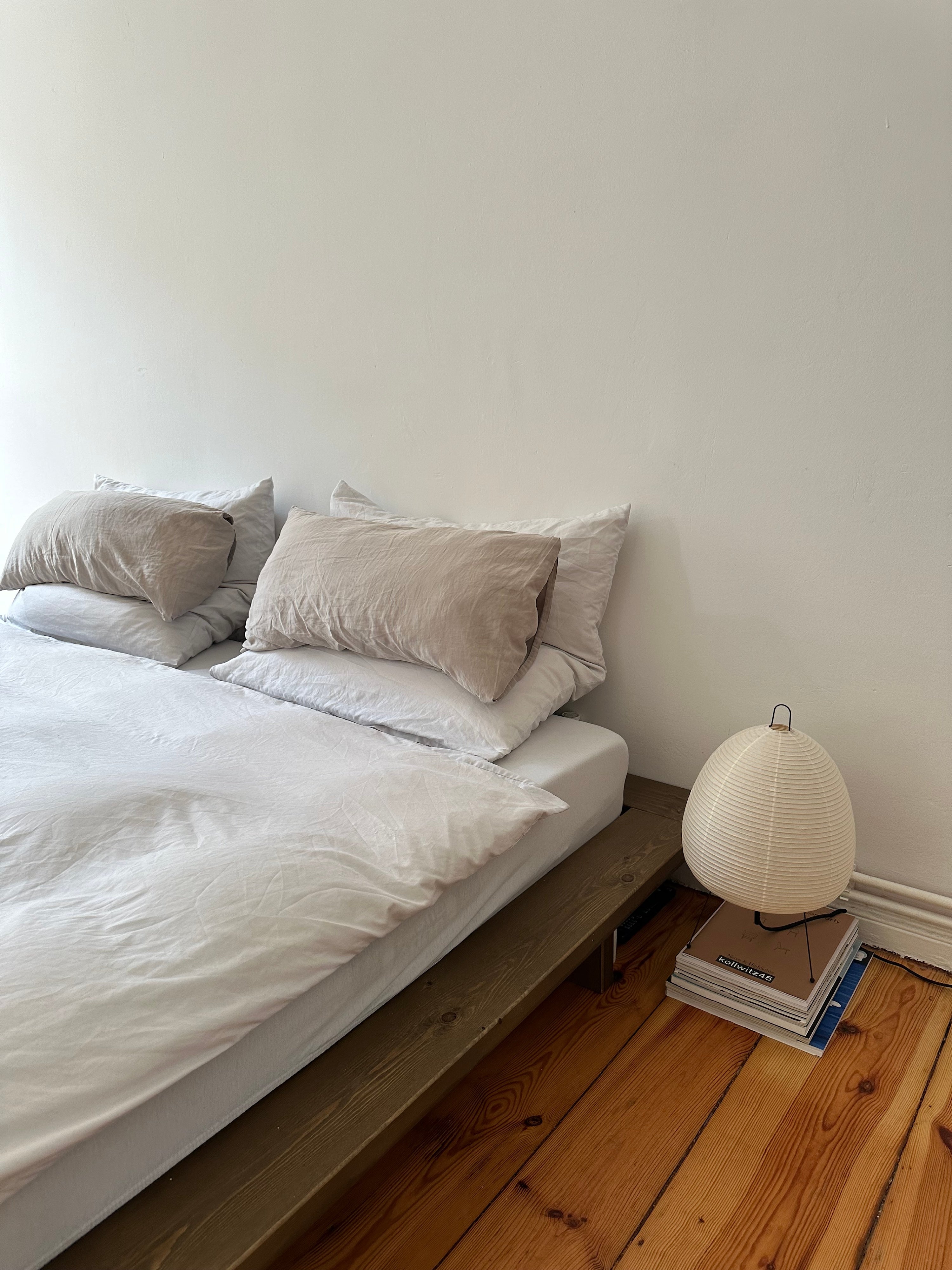 JAPAN BED CAROB BROWN 140 X 200