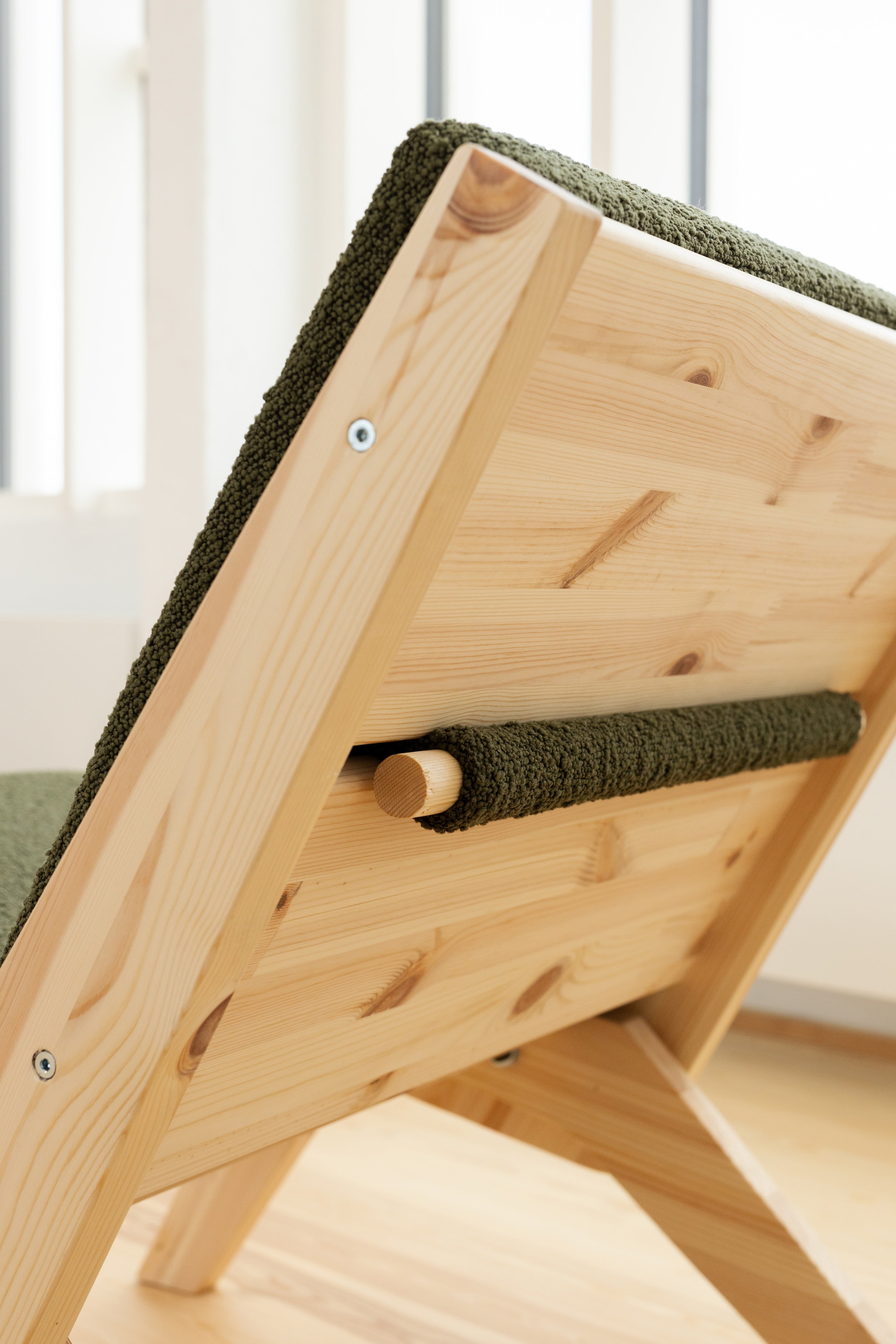 SWAY LOUNGE CHAIR RAW W. PEBBLE BEIGE MATTRESS