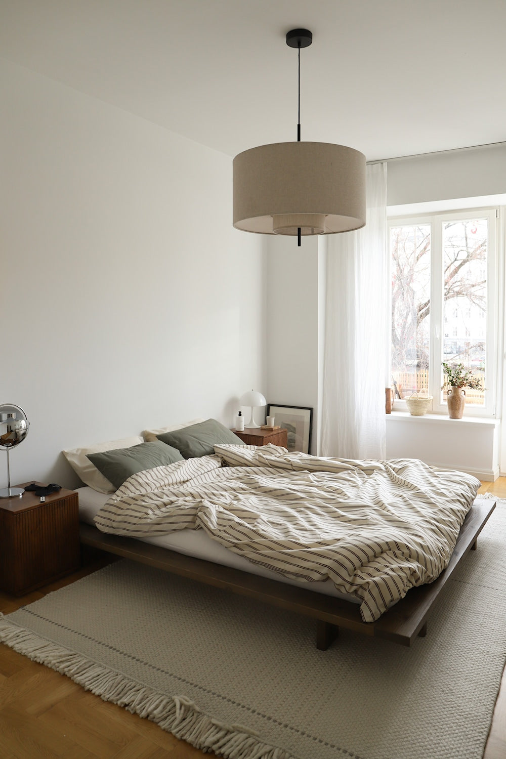 JAPAN BED CAROB BROWN 140 X 200