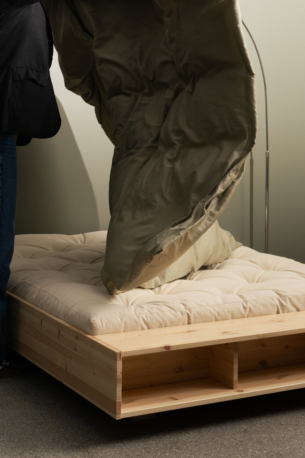 MERGE BED RAW 140 x 200